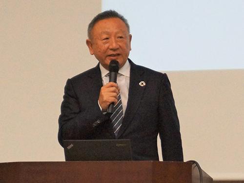 退任を求められている岩田社長が会見で反論